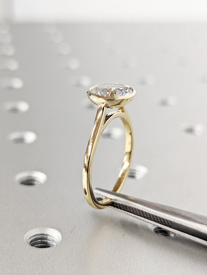 luxury statement engagement ring,