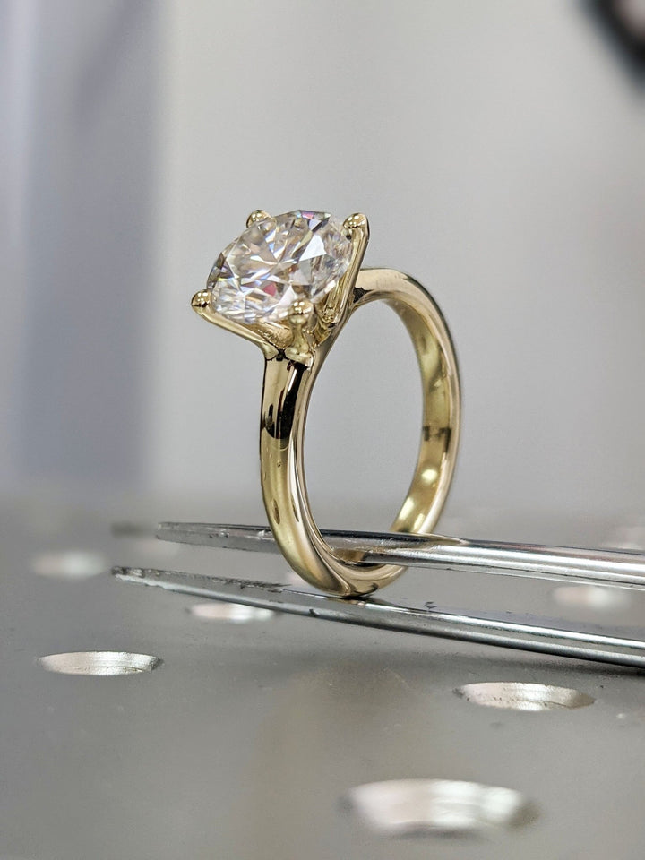 solitaire-ring
