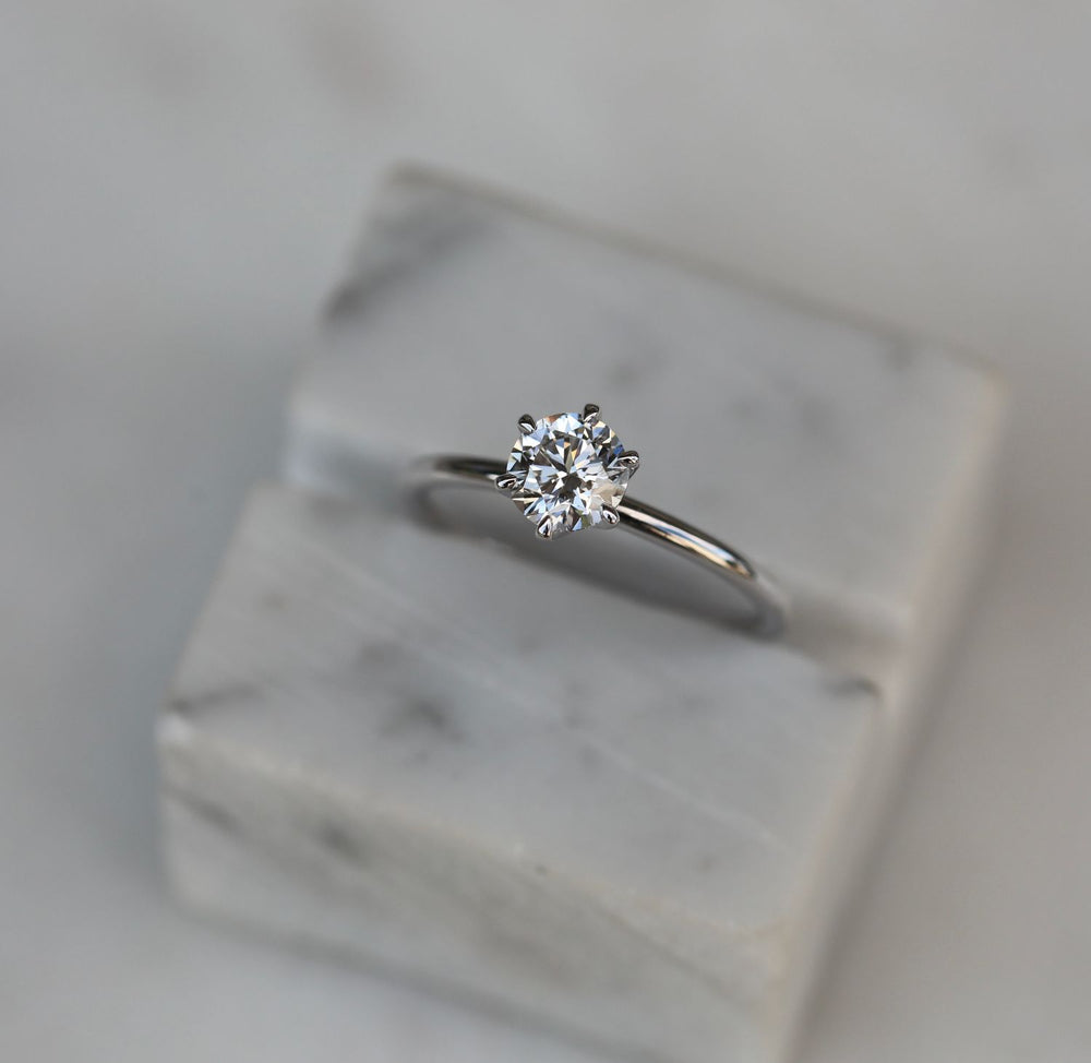 E VVS2 diamond ring,