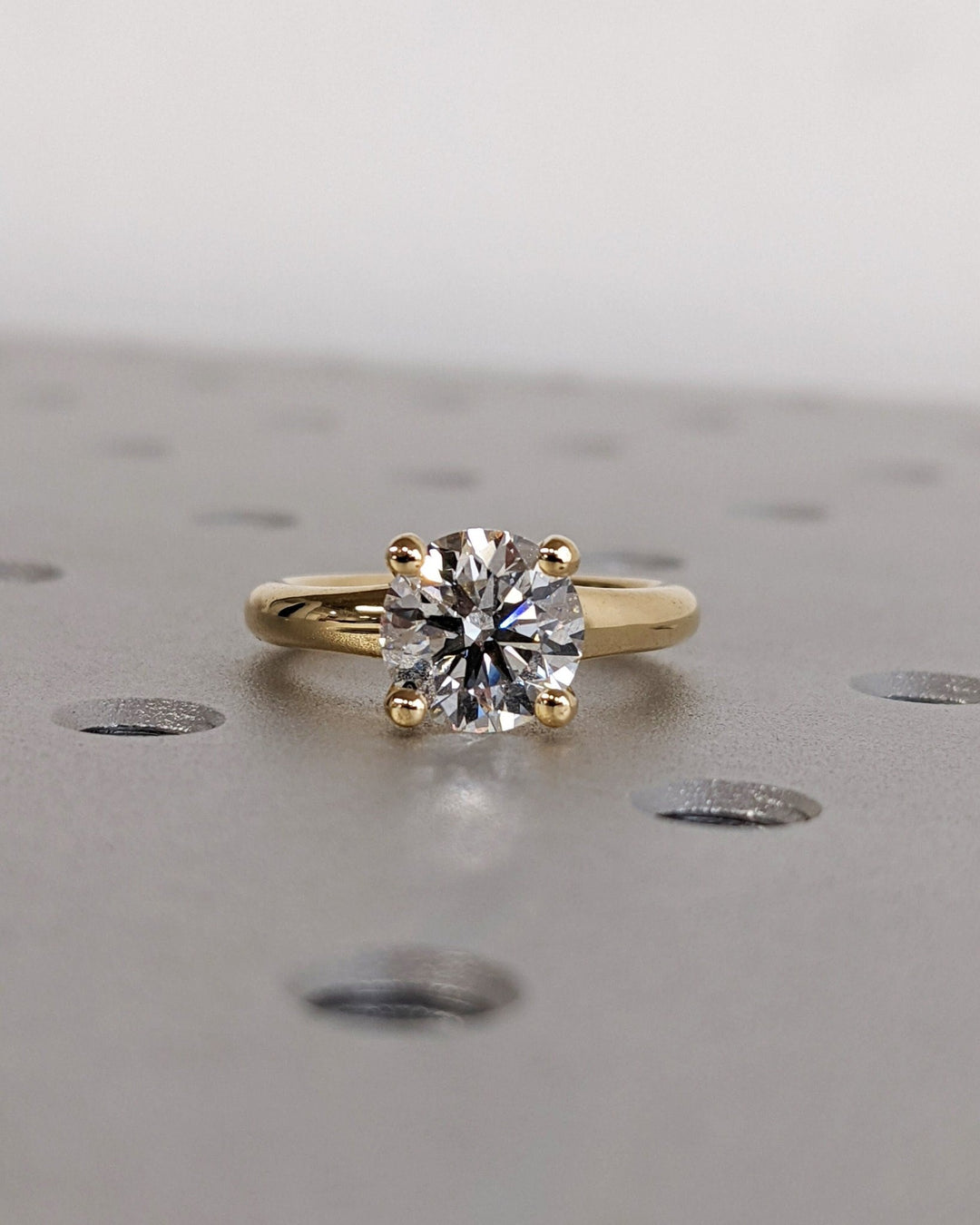 elegant engagement ring,