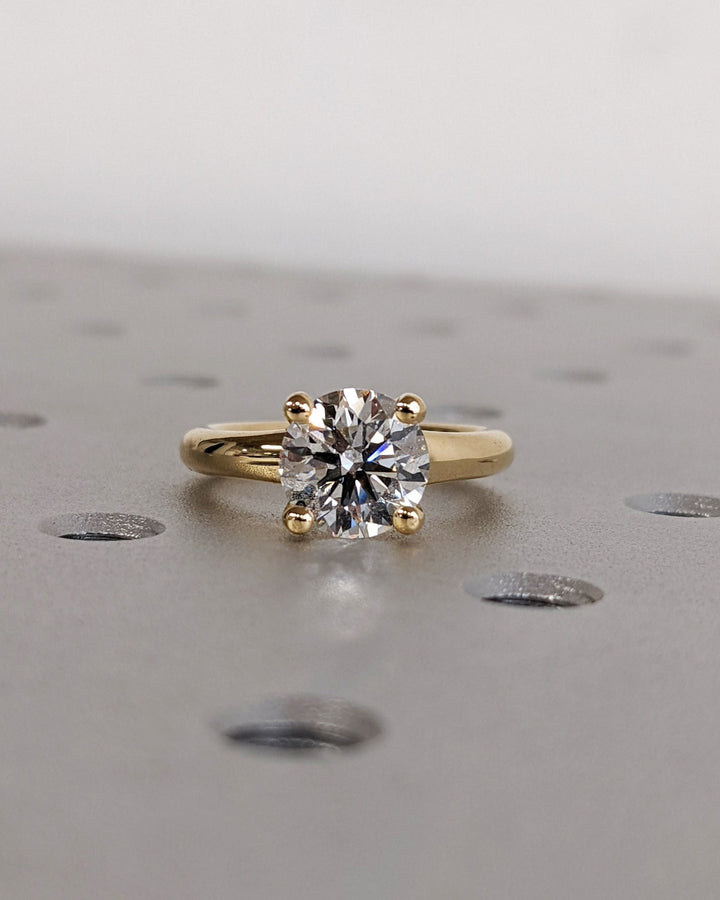 elegant engagement ring,