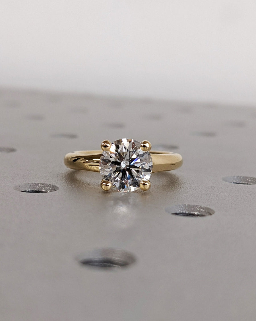 elegant engagement ring,