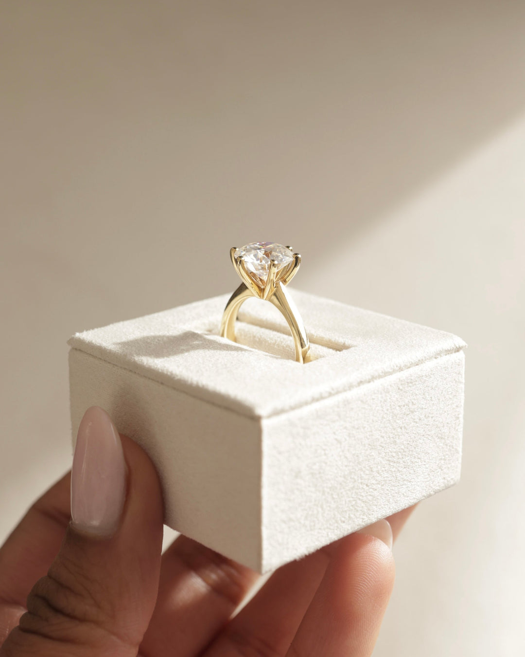 minimal prong setting, modern prong setting, vintage solitaire setting, classic prong setting, geometric solitaire setting, architectural solitaire setting, clean line solitaire setting, smooth metal setting, polished metal setting, fine metal setting, gold solitaire setting, platinum solitaire setting,