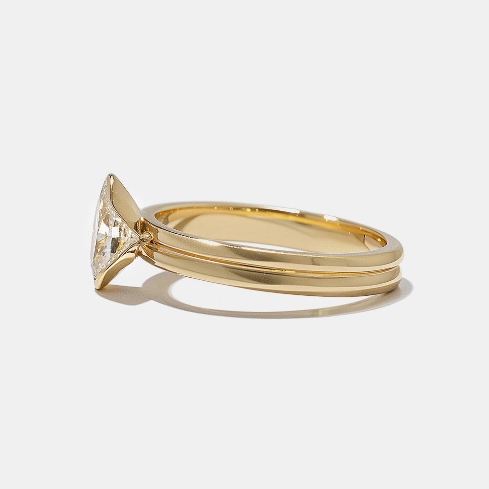 signature diamond ring, statement diamond ring, unique diamond ring, designer diamond ring, sophisticated diamond ring, luxury oval ring, fine diamond ring,