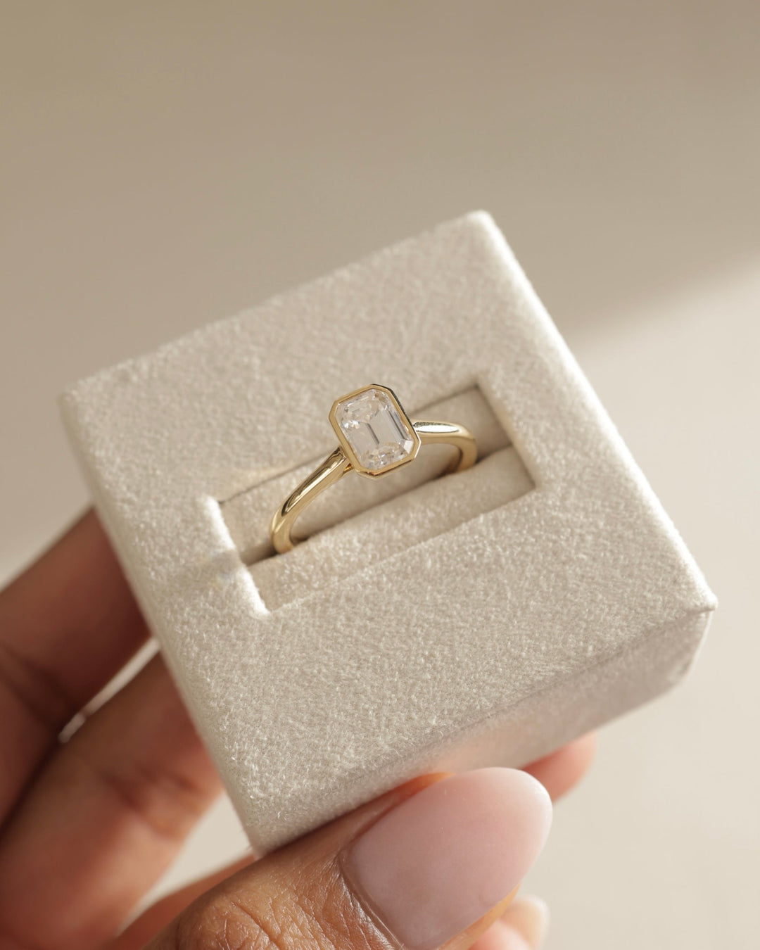 rchitectural bezel setting, geometric bezel setting, structured bezel setting, step cut bezel setting, angular bezel setting, soft edge bezel setting, polished metal bezel, smooth metal bezel, gold bezel solitaire setting, platinum bezel solitaire setting, white gold bezel solitaire setting,