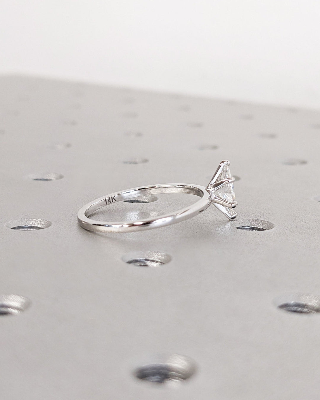 modern engagement ring,