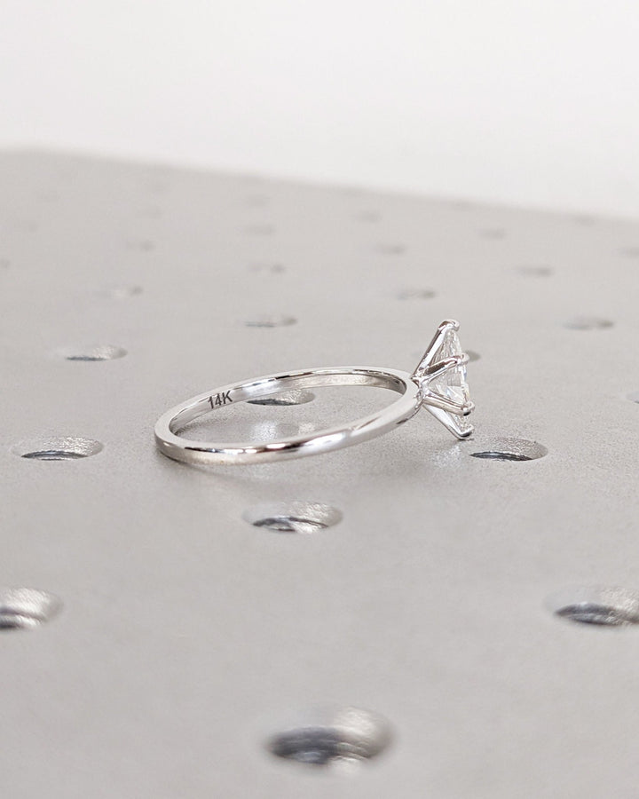 modern engagement ring,