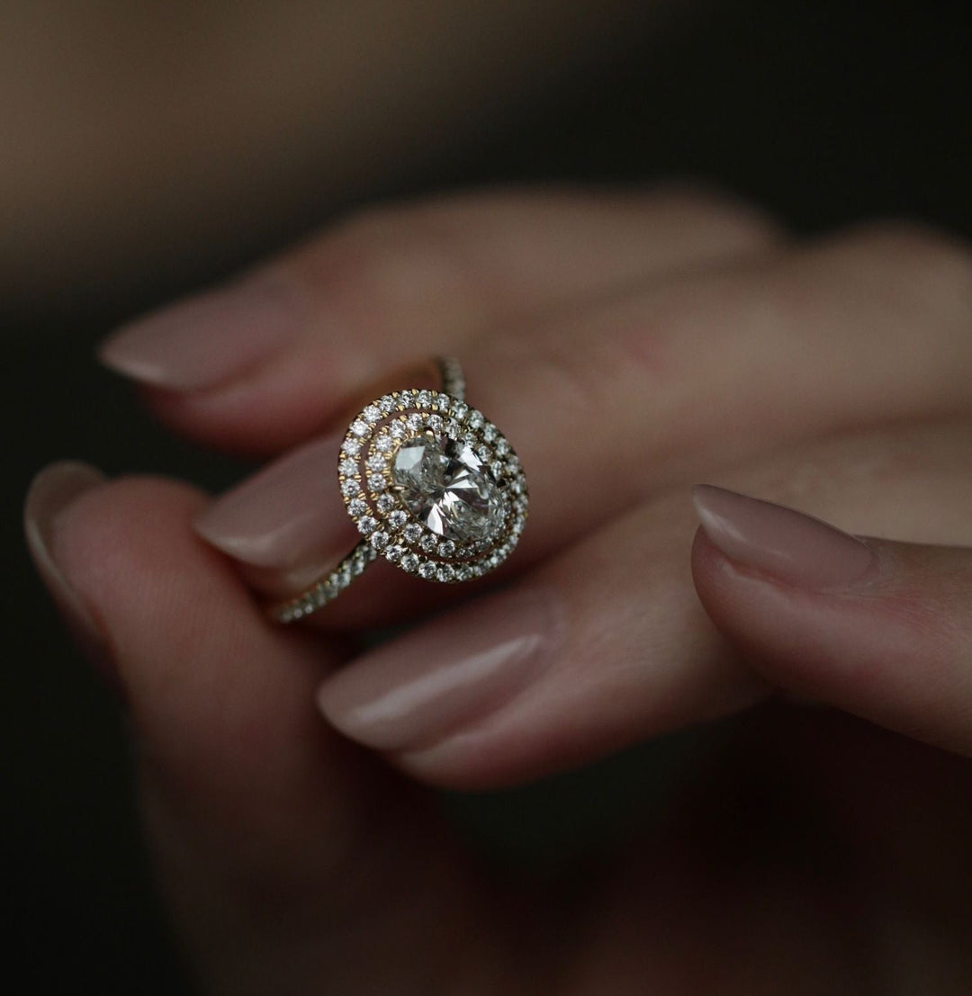 near colorless diamond ring,