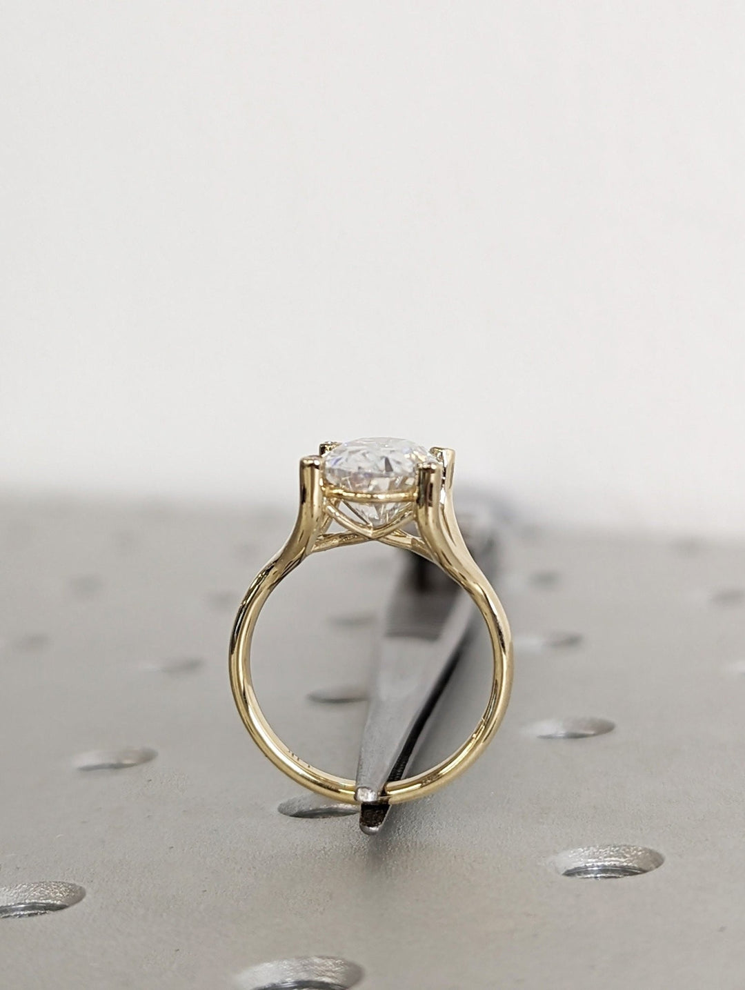 unique-engagement-ring
