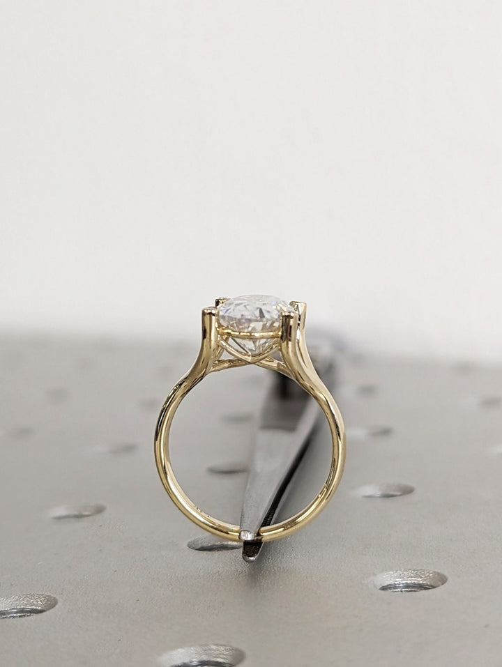 unique-engagement-ring
