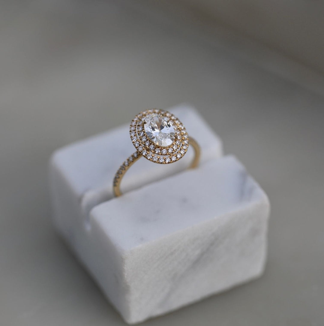 oval brilliant diamond ring