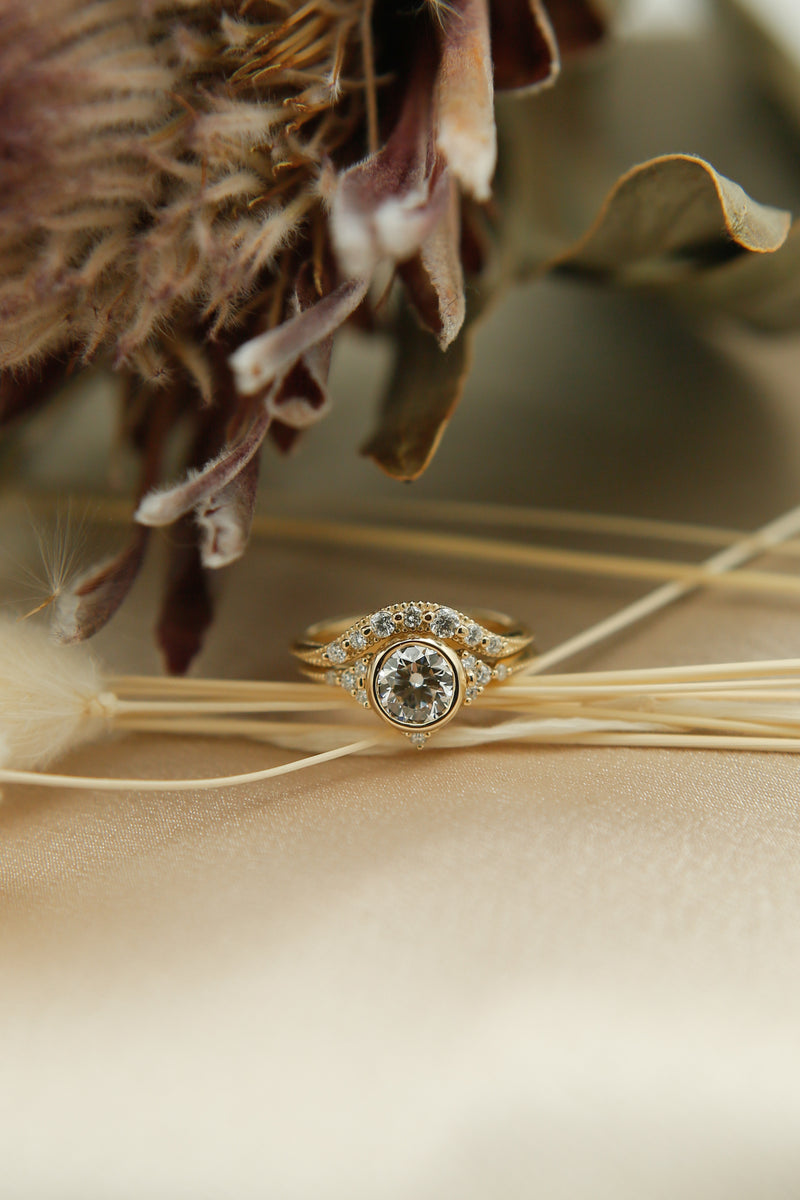 Round Diamond CVD EF/VVS Vintage Wave Wedding Band