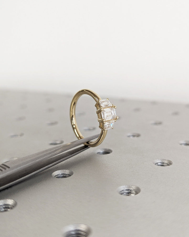 lab grown diamond engagement ring