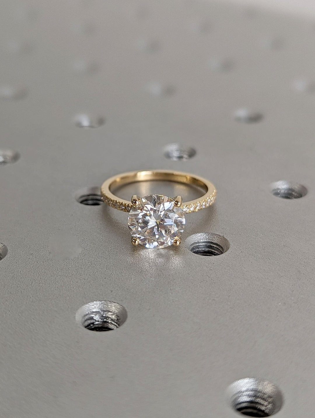 round cut fine jewelry