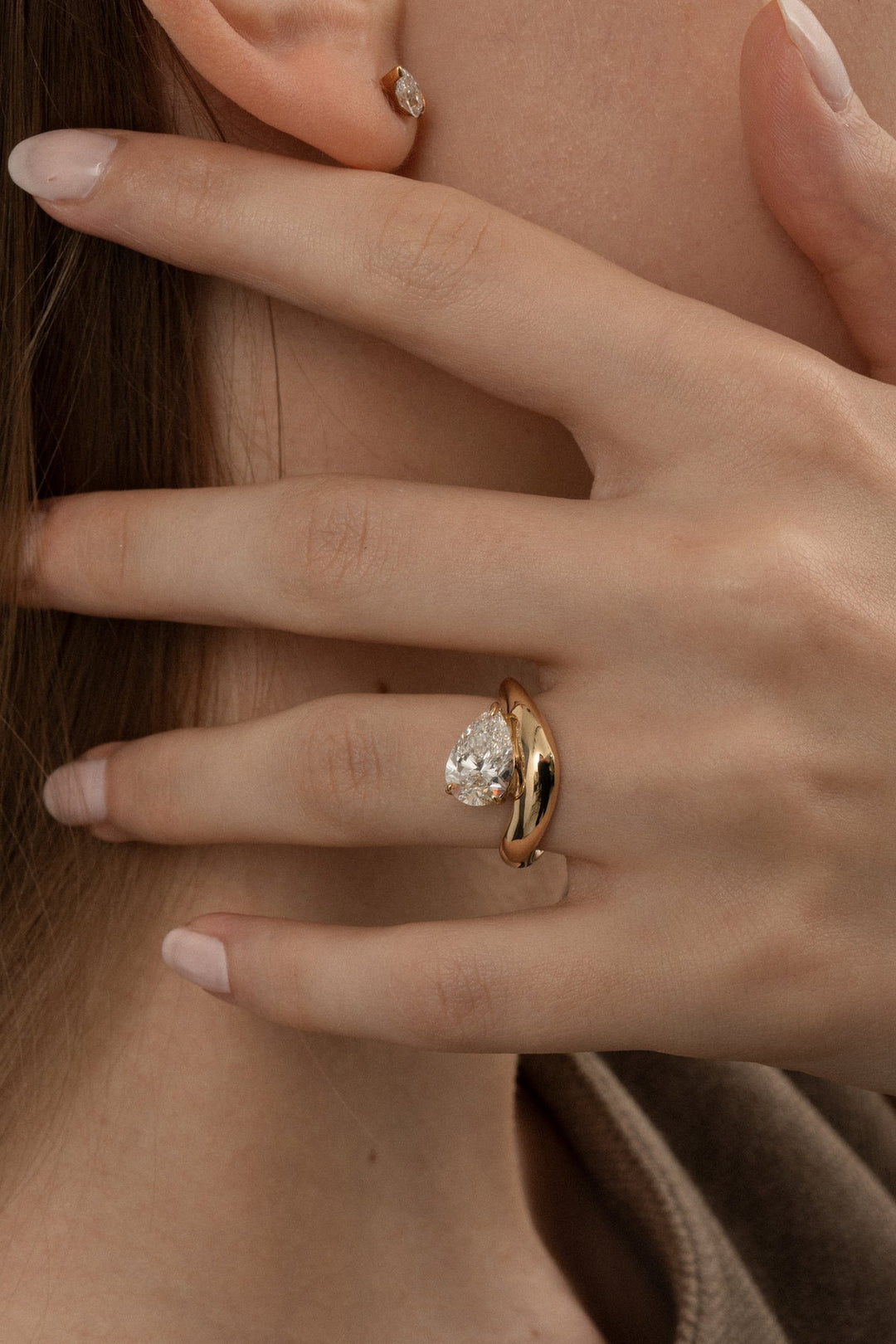 1.0CT - 2.0CT Pear Cut Lab Grown Diamond Wave Dome Engagement Ring for Her - Doozy Diamonds