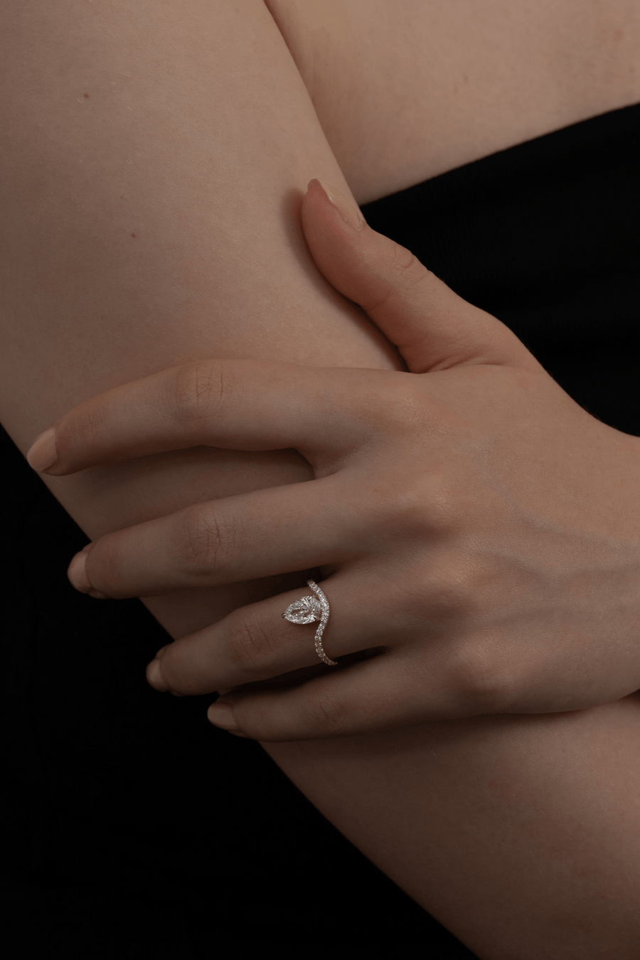 1.0CT - 2.0CT Pear Cut Lab Grown Diamond Wave Engagement Ring for Her - Doozy Diamonds