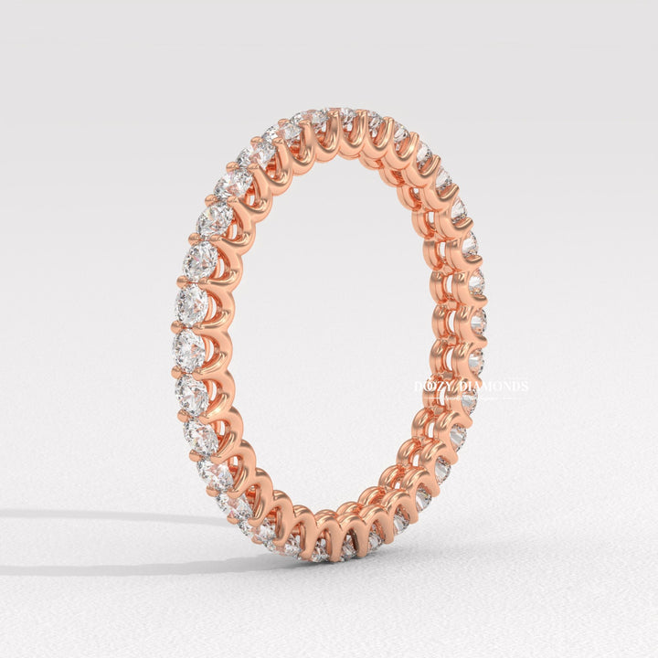 Petite diamond band
Low profile wedding band
Floating diamond eternity