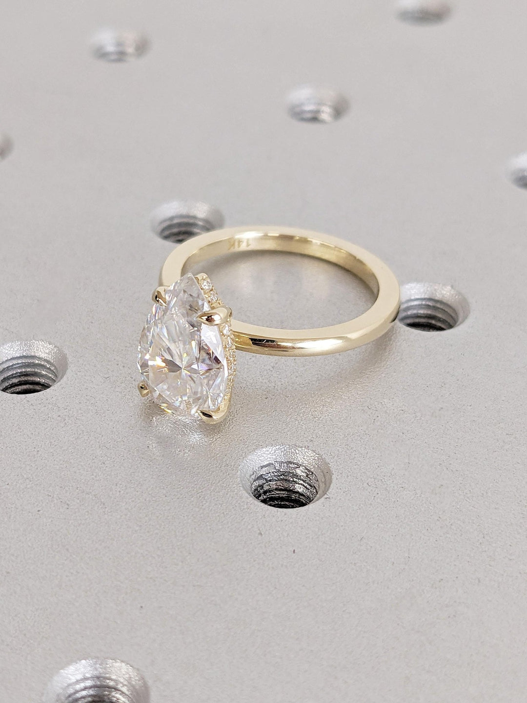 sparkling pear diamond ring,