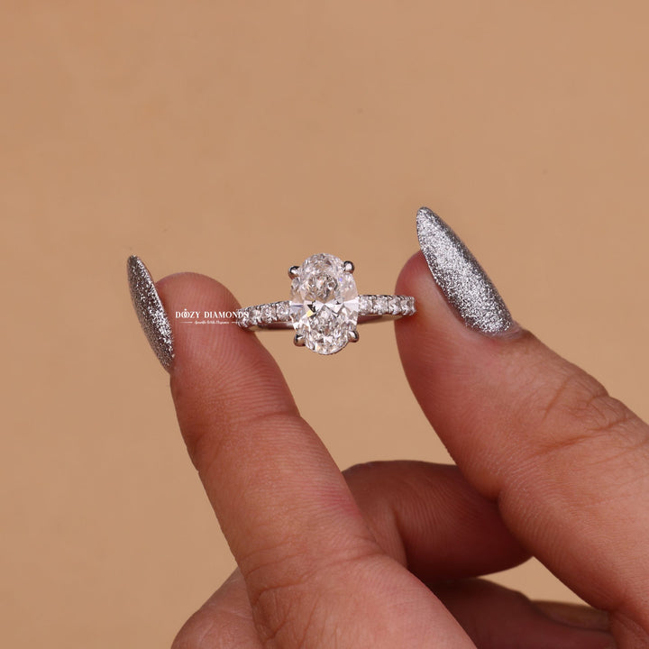 Oval trendy engagement ring, Oval fashionable engagement ring, Oval ethical engagement ring, Oval sustainable engagement ring, Oval conflict-free engagement ring, Oval certified engagement ring, 
