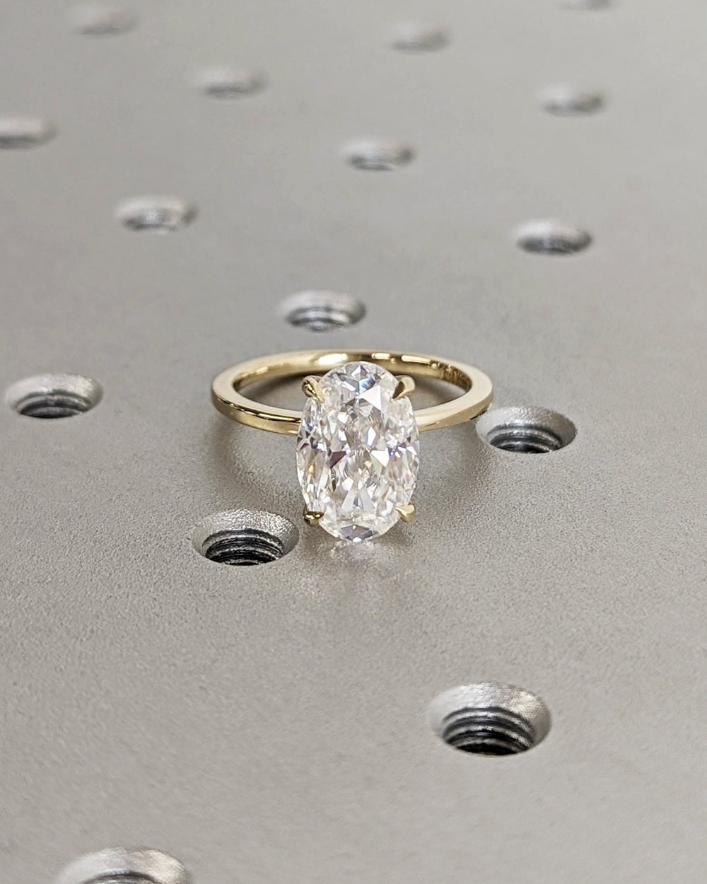 women-luxury-ring
