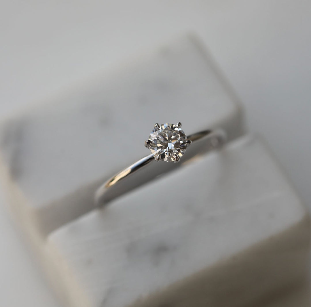luxury solitaire ring