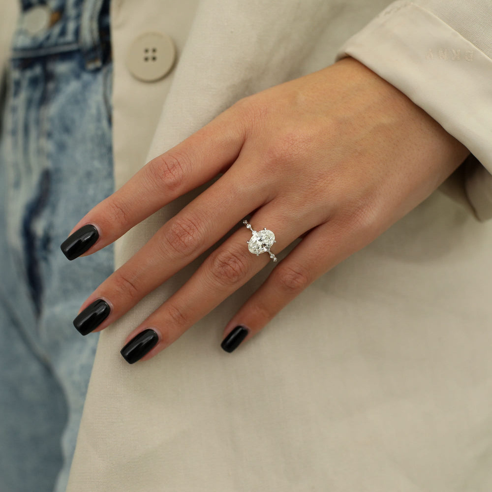 2 carat oval engagement ring, oval dainty pavé ring, G VS2 diamond ring, luxury oval diamond ring, engagement ring for her, bridal jewelry, wedding jewelry, luxury jewelry gift, modern romance ring,