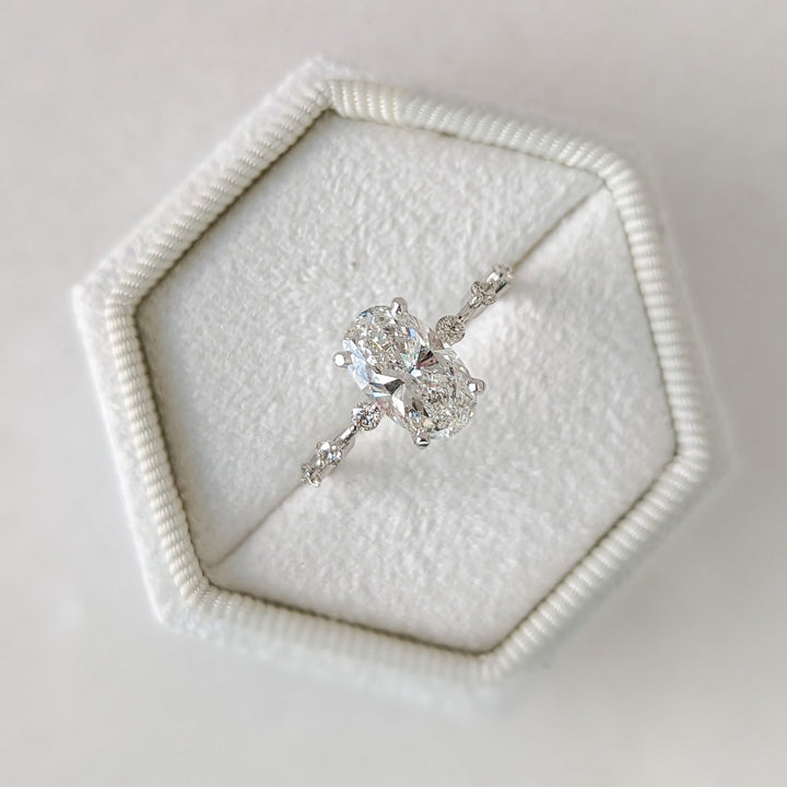 2 carat oval engagement ring, oval pavé engagement ring, F VS1 diamond ring, luxury oval diamond ring, engagement ring for her, bridal jewelry, wedding jewelry, luxury jewelry gift, modern romance ring,
