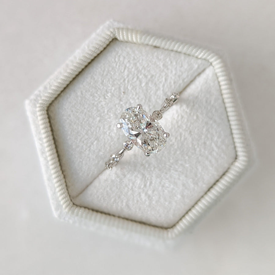 2 carat oval engagement ring, oval pavé engagement ring, F VS1 diamond ring, luxury oval diamond ring, engagement ring for her, bridal jewelry, wedding jewelry, luxury jewelry gift, modern romance ring,