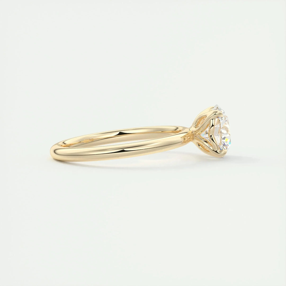 1.35 CT Round Cut Solitaire Moissanite Diamond Engagement Ring