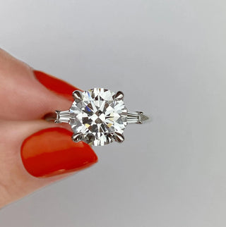 2.0 CT Round Cut Three Stone Moissanite Engagement Ring