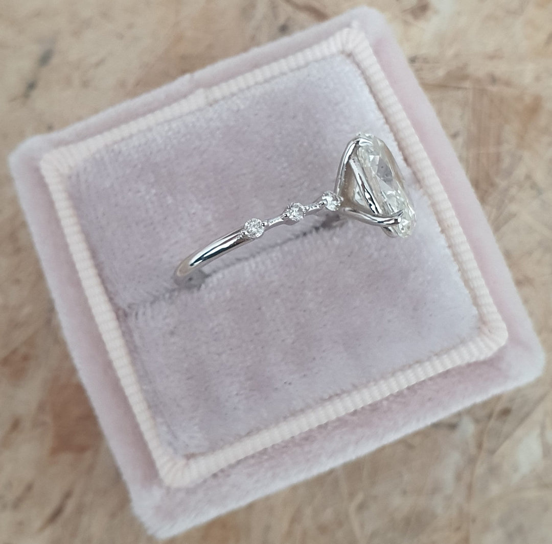 artisan engagement ring, handcrafted luxury ring, premium bridal jewelry, luxury romance jewelry, bridal keepsake ring, timeless bridal ring, luxury heirloom ring, exclusive diamond ring, fine luxury jewelry,