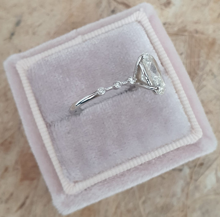 artisan engagement ring, handcrafted luxury ring, premium bridal jewelry, luxury romance jewelry, bridal keepsake ring, timeless bridal ring, luxury heirloom ring, exclusive diamond ring, fine luxury jewelry,