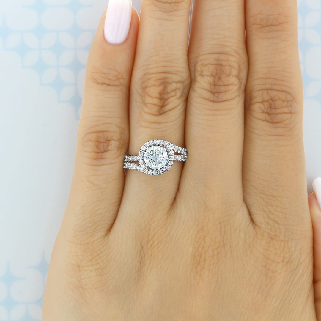 1.0CT Round Cut Halo 4 Prong Moissanite Solitaire Engagement Ring