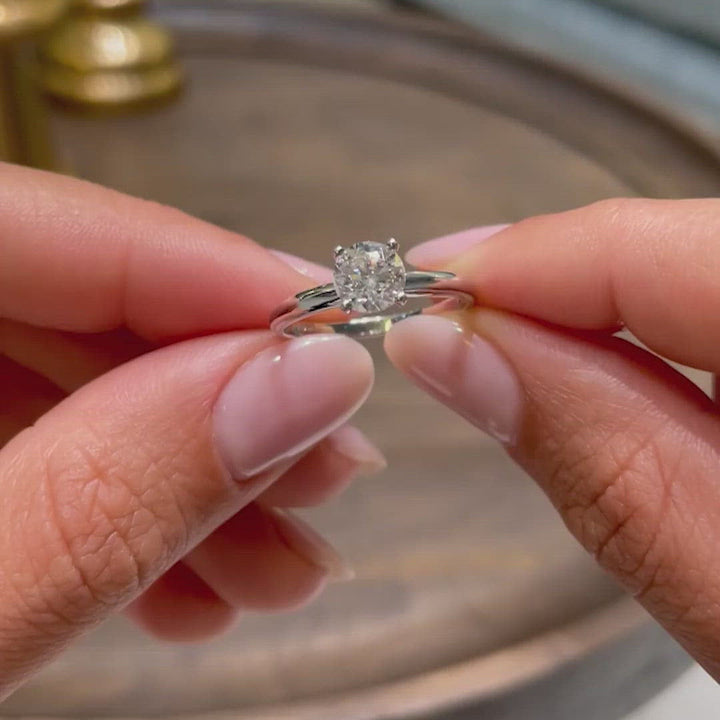 1.0ct Round Cut Solitaire Moissanite Diamond Engagement Ring