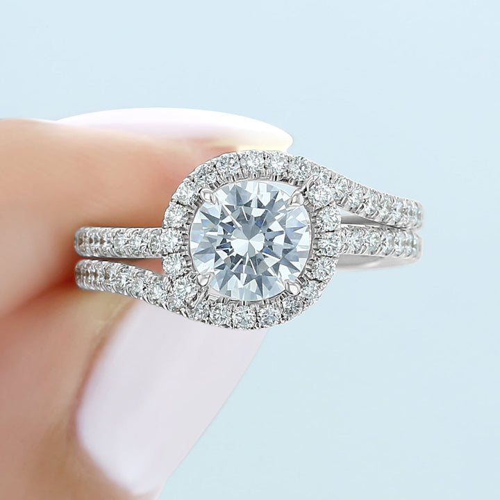 1.0CT Round Cut Halo 4 Prong Moissanite Solitaire Engagement Ring
