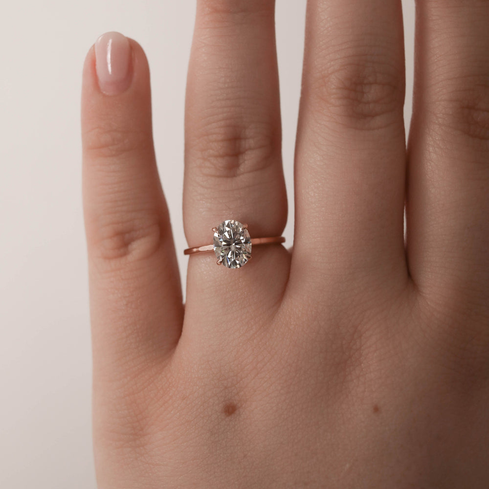 0.75CT Round Cut Solitaire Diamond Moissanite Engagement Ring