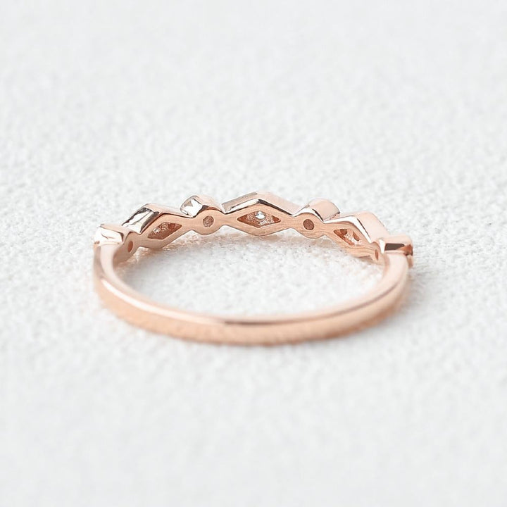 1.5mm Round Brilliant Cut Moissanite Unique Wedding Band