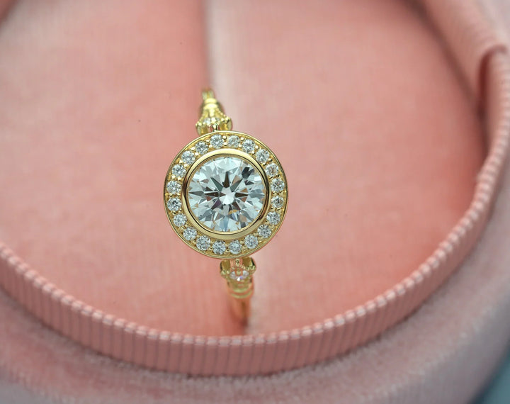 0.7CT Round Vintage Halo Moissanite Diamond Engagement Ring