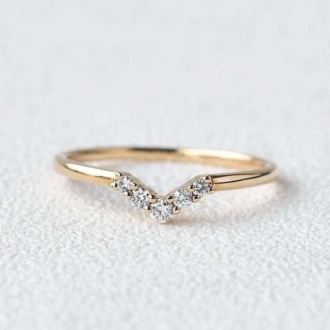 1.5mm Round Brilliant Cut V Curved Moissanite Wedding Band
