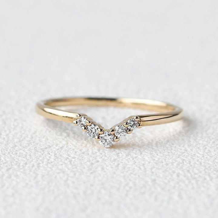 1.5mm Round Brilliant Cut V Curved Moissanite Wedding Band