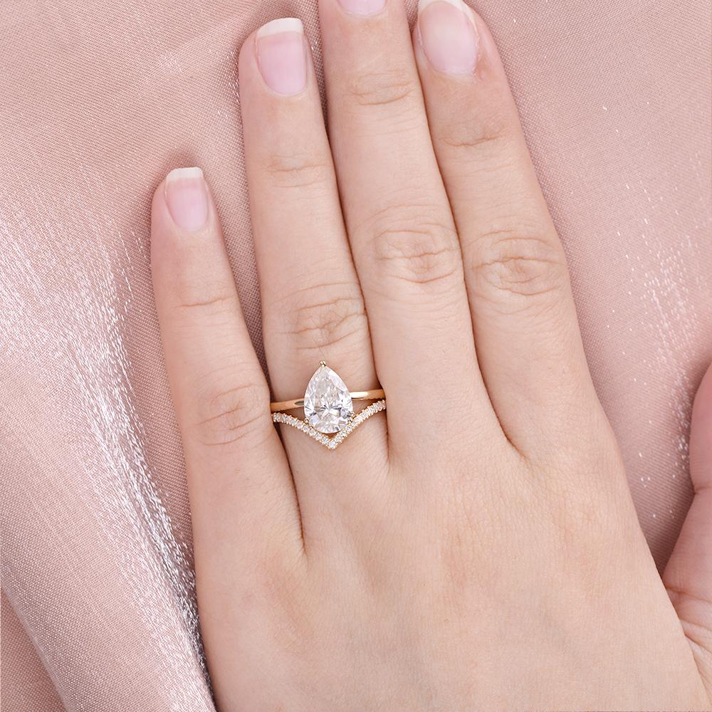 1.95tcw Pear Solitaire Moissanite Engagement Ring with Curved Wedding Band
