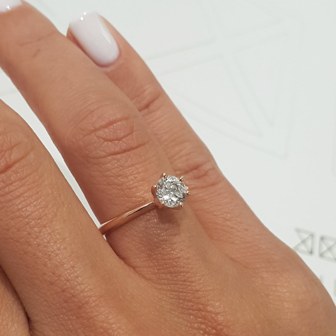 1.0ct Round Cut Moissanite Solitaire Setting Engagement Ring