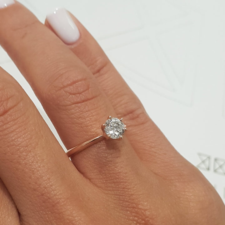 1.0ct Round Cut Moissanite Solitaire Setting Engagement Ring
