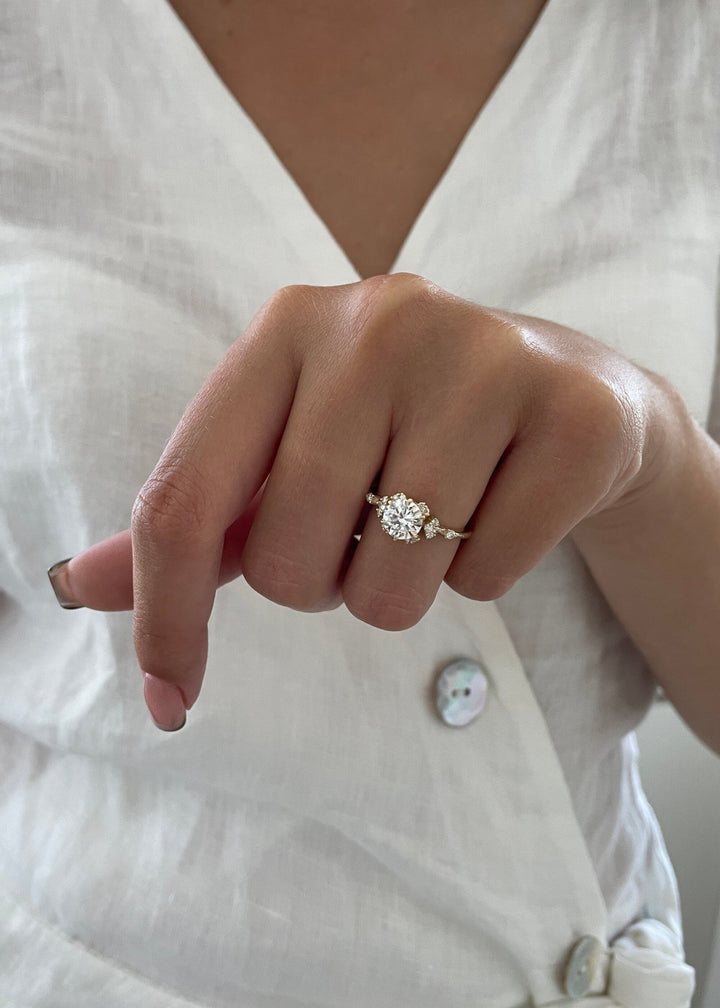 luxury round diamond engagement ring
