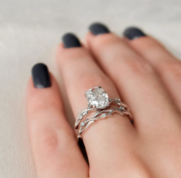 2.10tcw Oval Cut Moissanite Twing Halo Bridal Engagement Ring Set