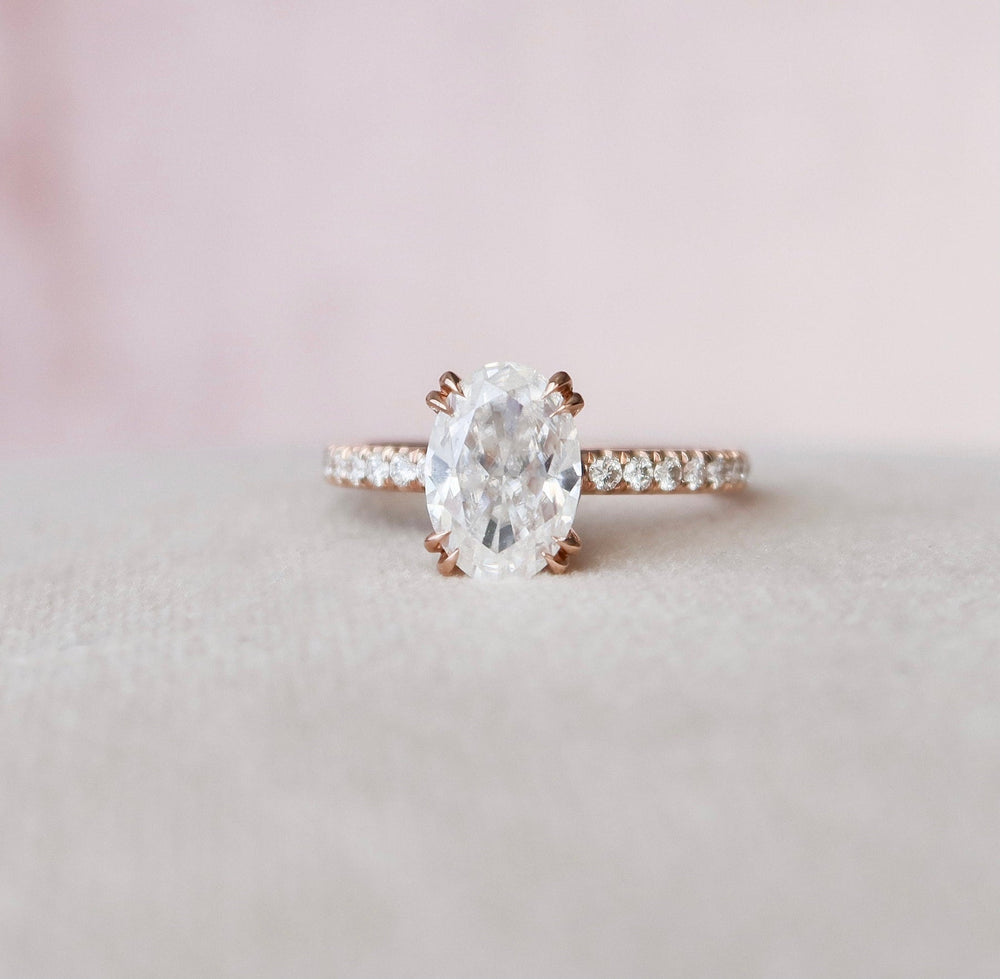 2.0CT Oval Unique Halo Diamond Moissanite Engagement Ring