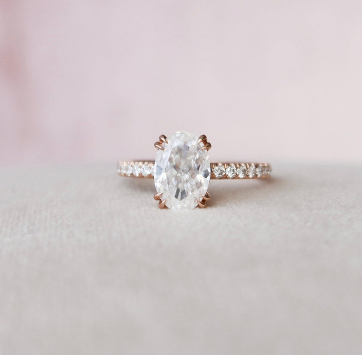 2.0CT Oval Unique Halo Diamond Moissanite Engagement Ring