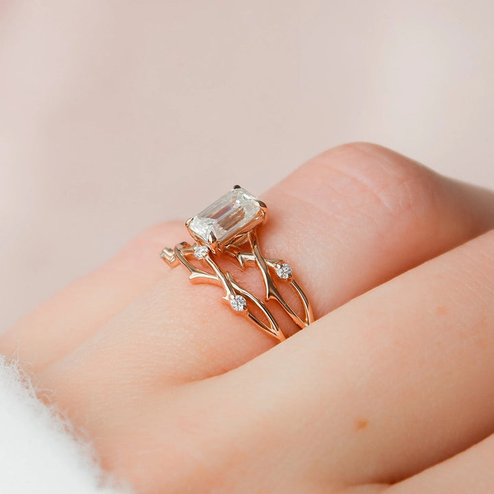 1.10tcw Emerald Cut Moissanite Twing Halo Bridal Engagement Ring Set