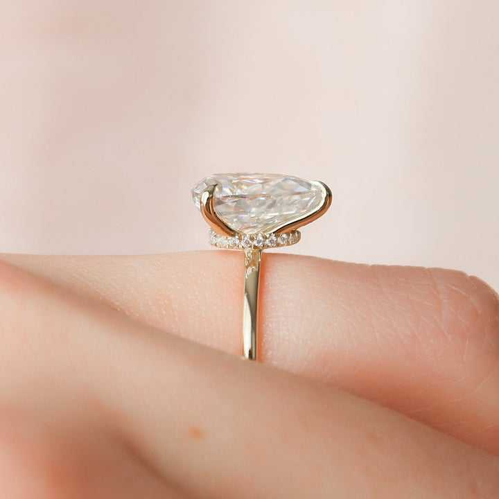 2.0CT Pear Unique Hidden Halo Moissanite Diamond Engagement Ring