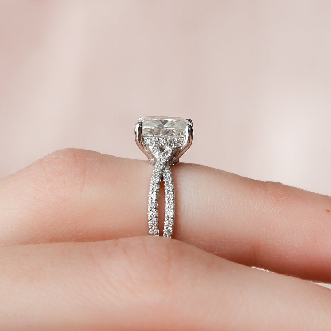 2.0CT Cushion Split Shank Moissanite Diamond Engagement Ring